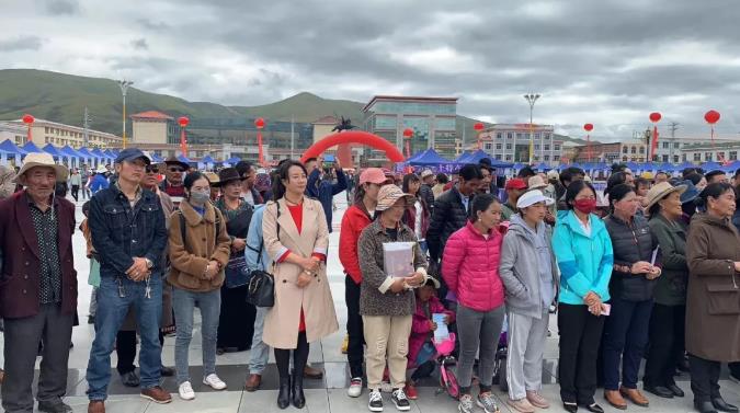 【就业扶贫服务】民族团结心连心 对口帮扶手牵手- -2019果洛州“脱贫攻坚、就业扶贫”金秋专场招聘活动今日顺利举行 【就业扶贫服务】民族团结心连心 对口帮扶手牵手- -2019果洛州“脱贫攻坚、就业扶贫”金秋专场招聘活动今日顺利举行